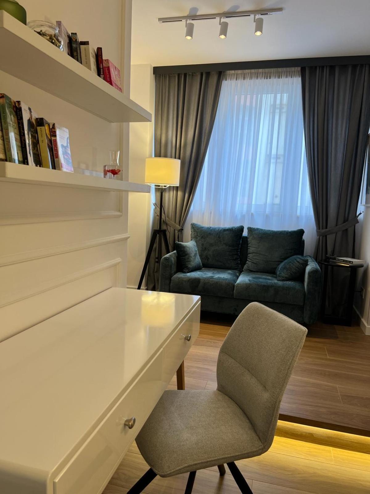 Red Riding Hood Apartment Белград Екстериор снимка