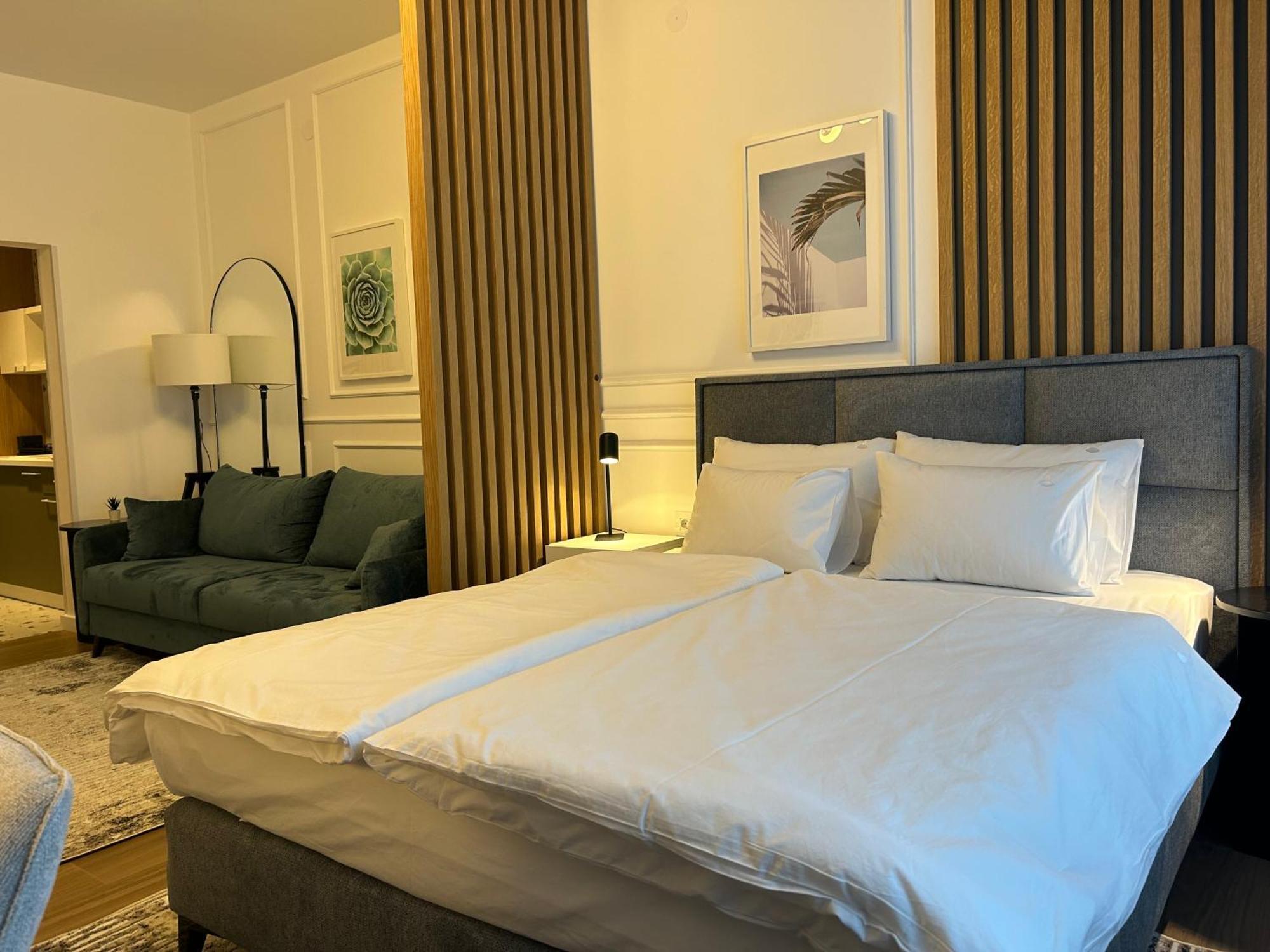 Red Riding Hood Apartment Белград Екстериор снимка