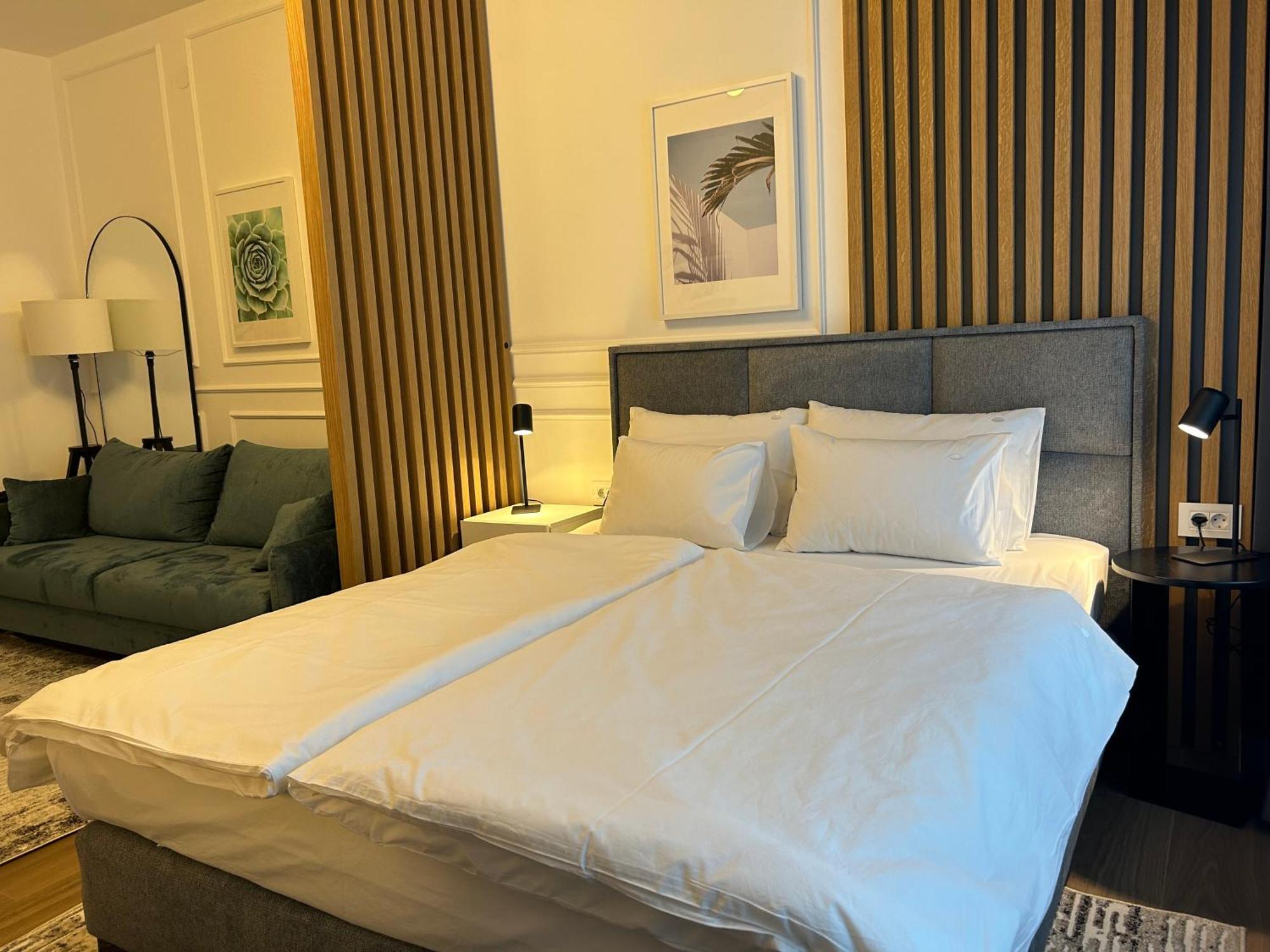 Red Riding Hood Apartment Белград Екстериор снимка