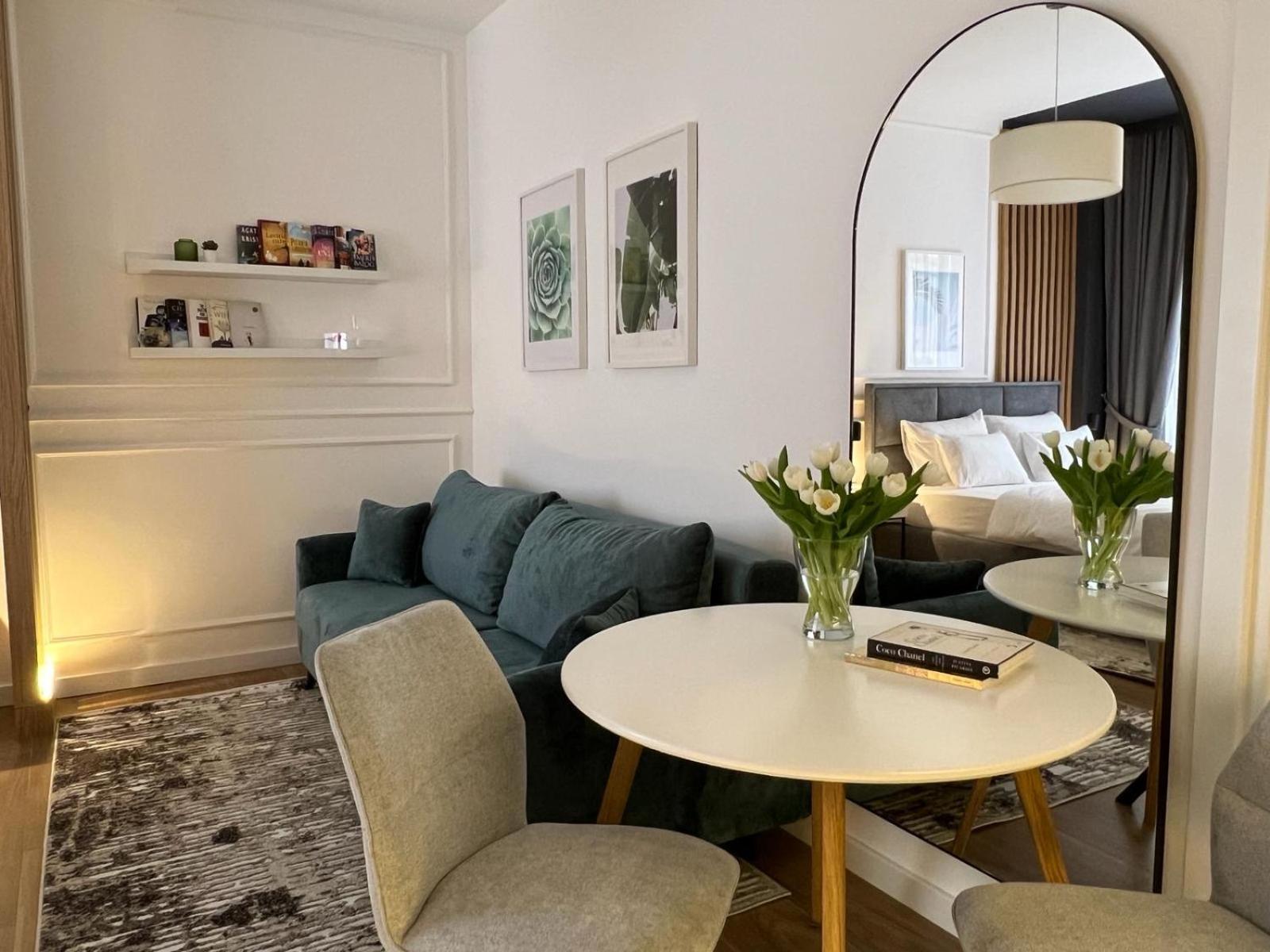 Red Riding Hood Apartment Белград Екстериор снимка